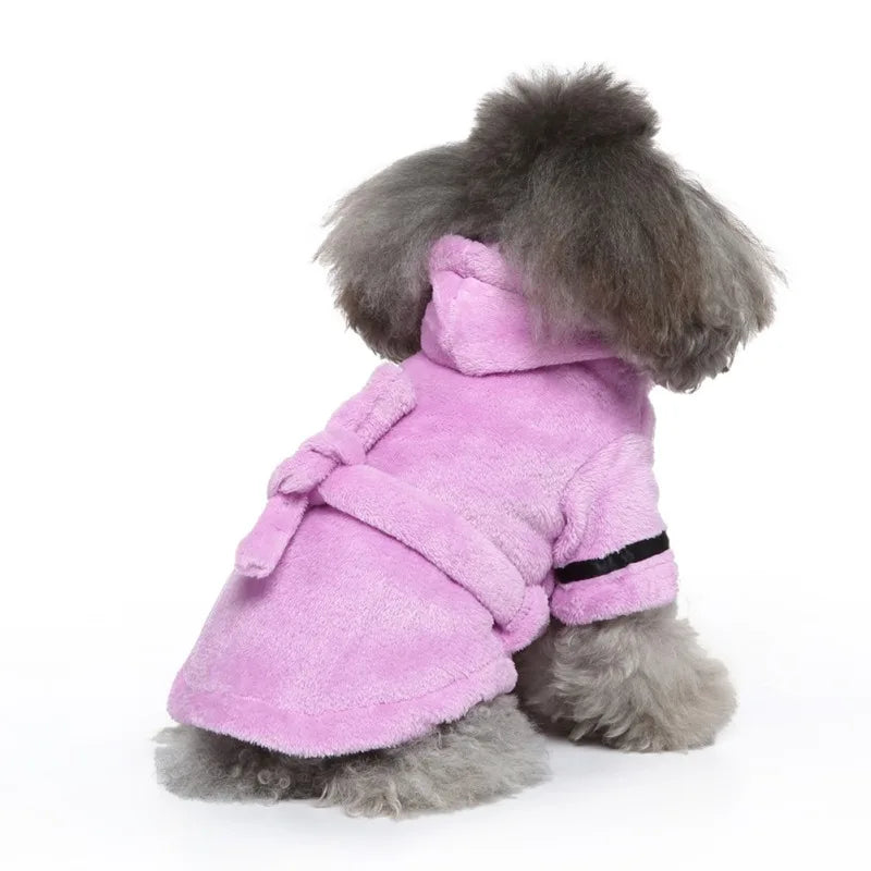 Pyjama en serviette pour chien avec capuche – Confort luxueux et absorption à séchage rapide !